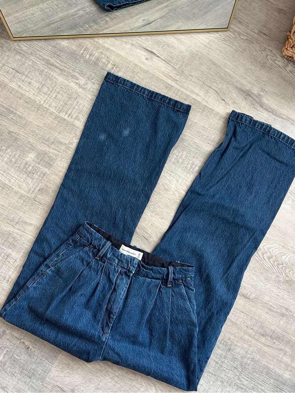 Abercrombie Sloane Tailored Wide Leg Pleated Trouser Jeans Classic 0 Regular 25 - Picture 2 of 6